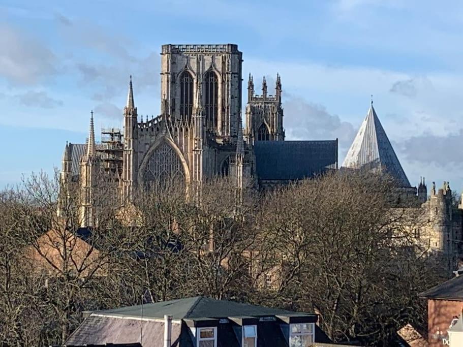 Betty'S Minster View - 6 Twins Or 3 Superkings -Central With Free Parking York Exterior foto