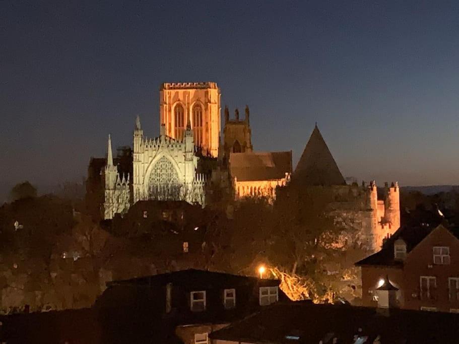 Betty'S Minster View - 6 Twins Or 3 Superkings -Central With Free Parking York Exterior foto
